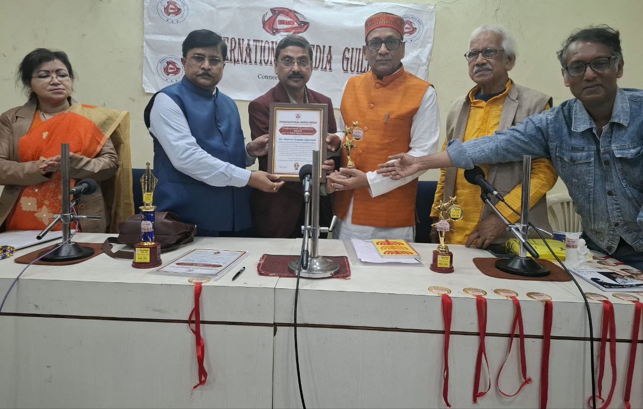 Dr. S. K. Agarwal Honored with Professional Excellence Award in Kolkata